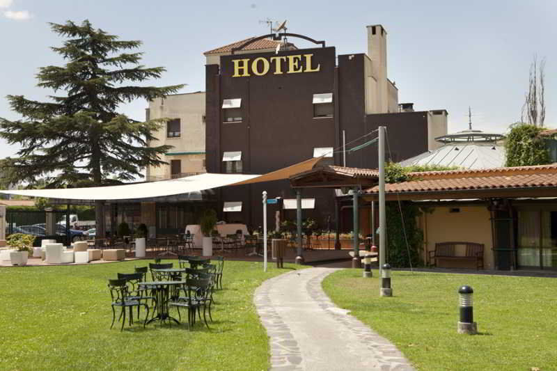 Don Carlos Hotel Huarte Exterior photo